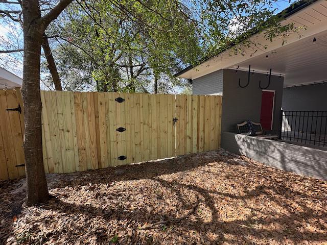 board on board and aluminum fence installed by top rail fence