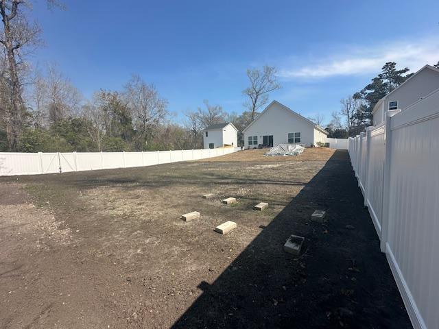 vinyl privacy fence installed by top rail fence