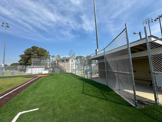 galvanized chain link fence installed by top rail fence