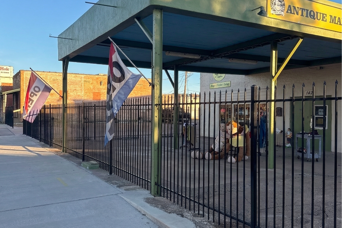 How negative air pressure and temporary walls reduce infection risks