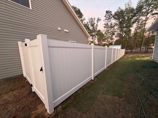 6ft White Vinyl Privacy Fence