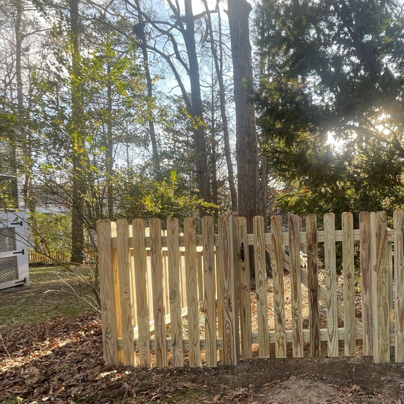 4ft High Dog-ear Picket Fence