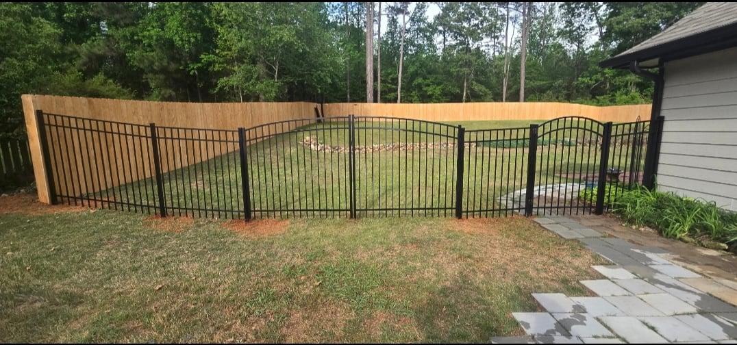 aluminum horizontal fence installed by top rail fence atlanta