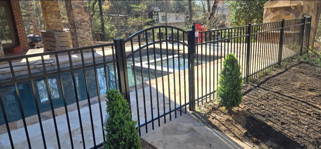 aluminum horizontal fence installed by top rail fence atlanta
