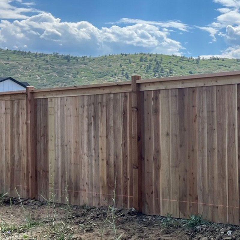 privacy fence with cap and trim