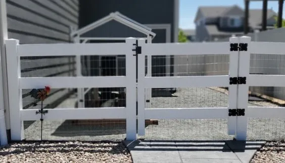 ranch rail welded wire dog enclosure fence