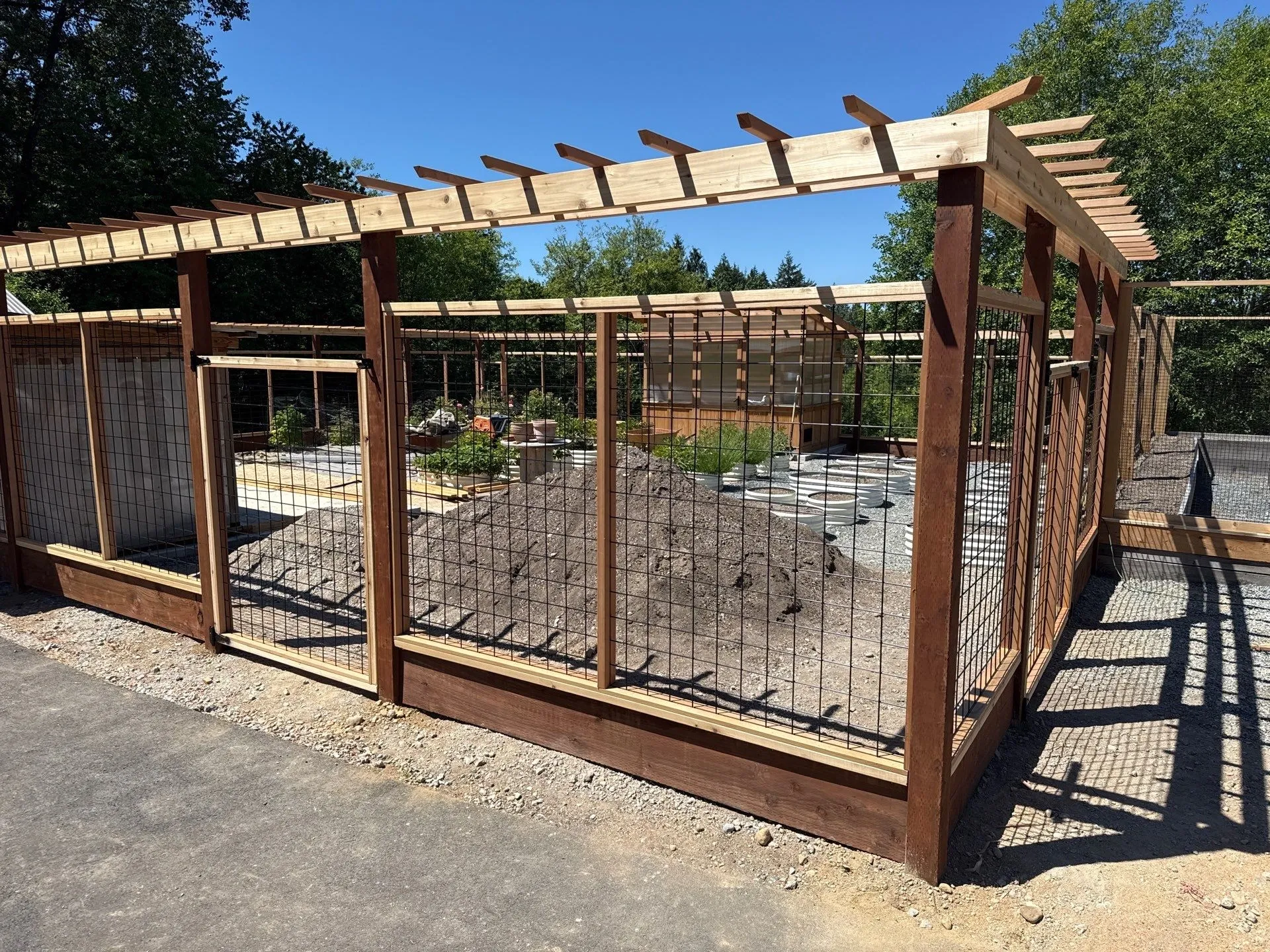 Garden Hog Wire Fence with Pergola System