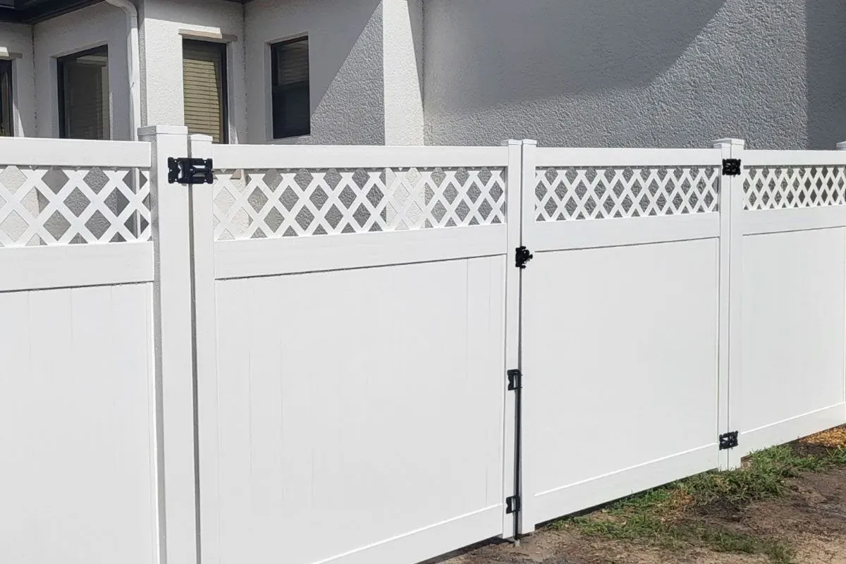 How to Choose the Perfect Vinyl Fence Design for Your Yard