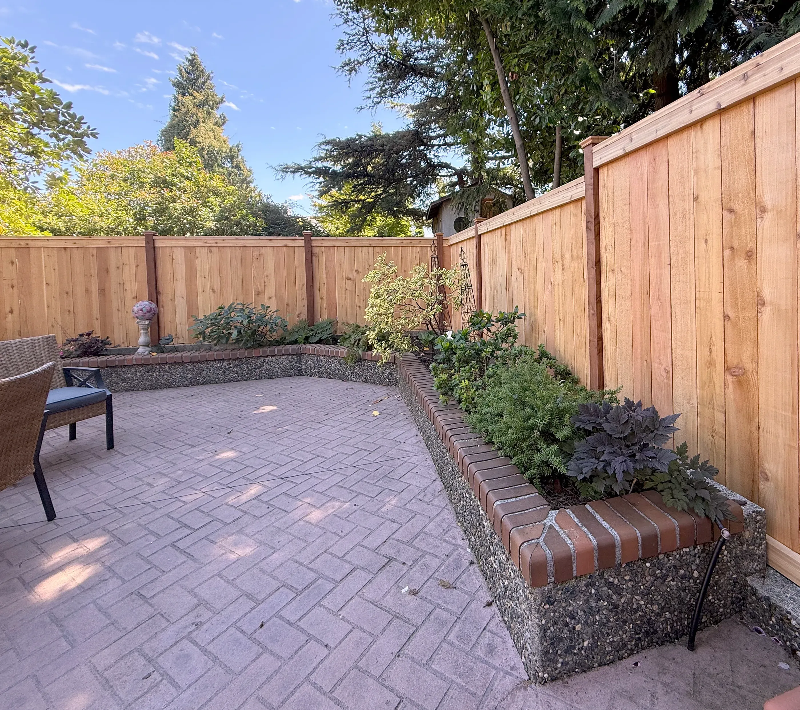 wood cap and trim fence installed by top rail fence