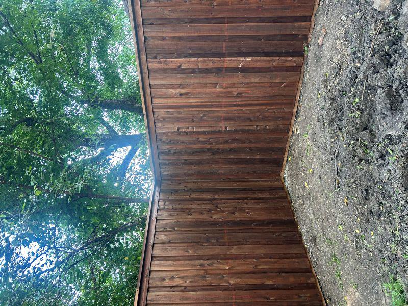 Western Red Cedar Board-on-Board Fence – Oxford Brown Stain with Steel Posts