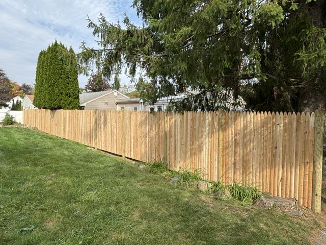 Wood Stockade Backyard Fence