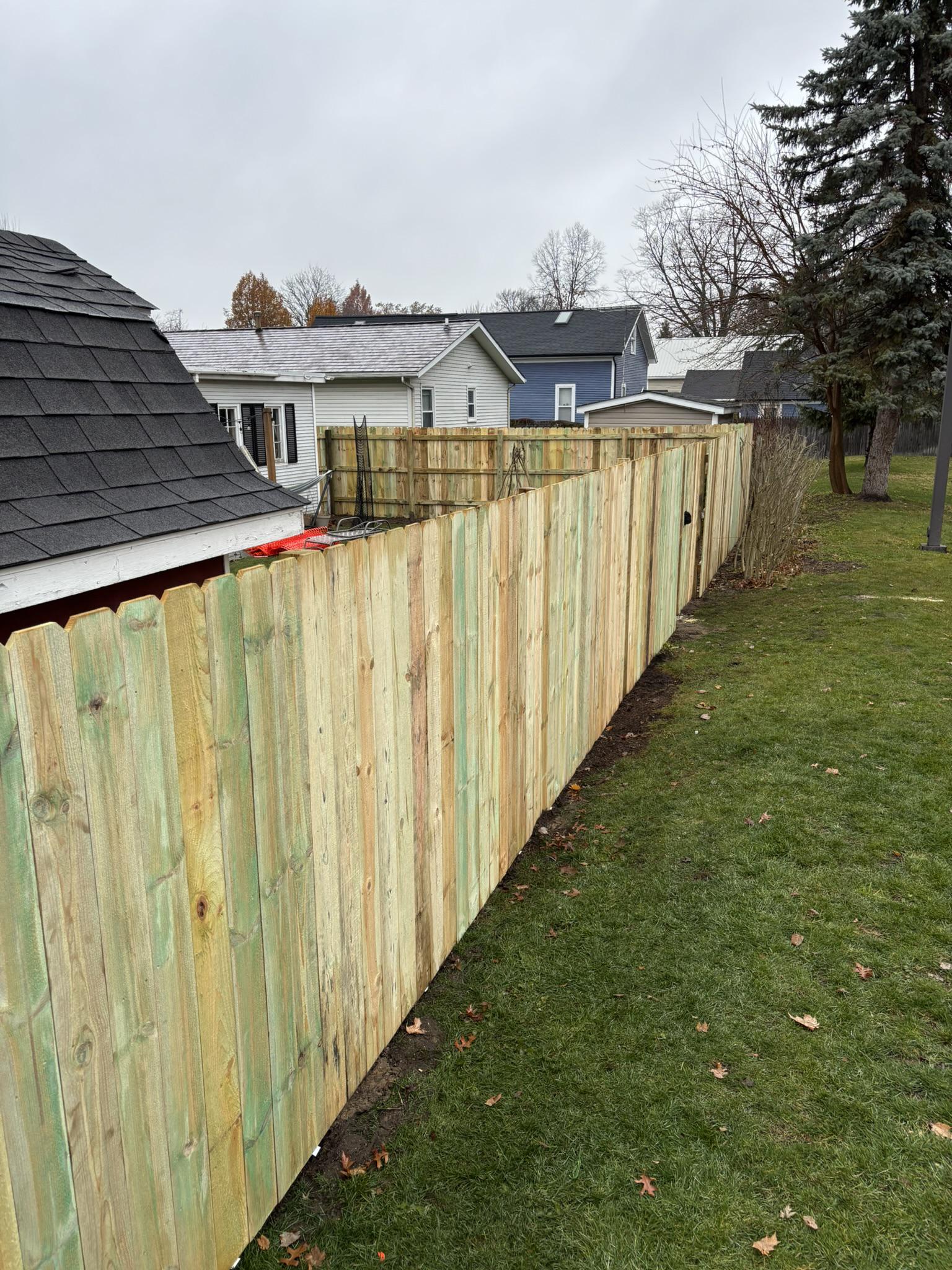 6'H DE Wood Privacy Fence Repair