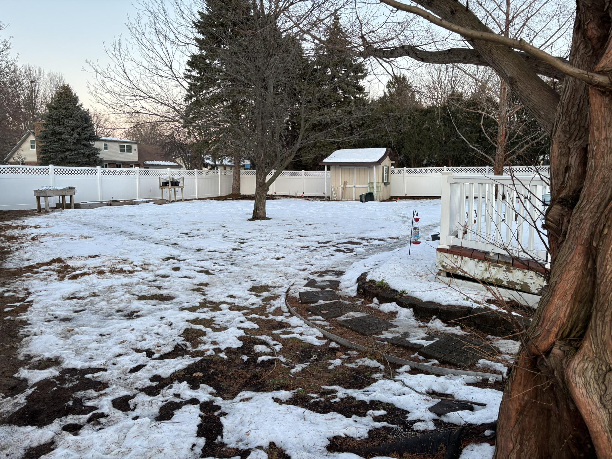  lattice top vinyl fence installed by top rail fence