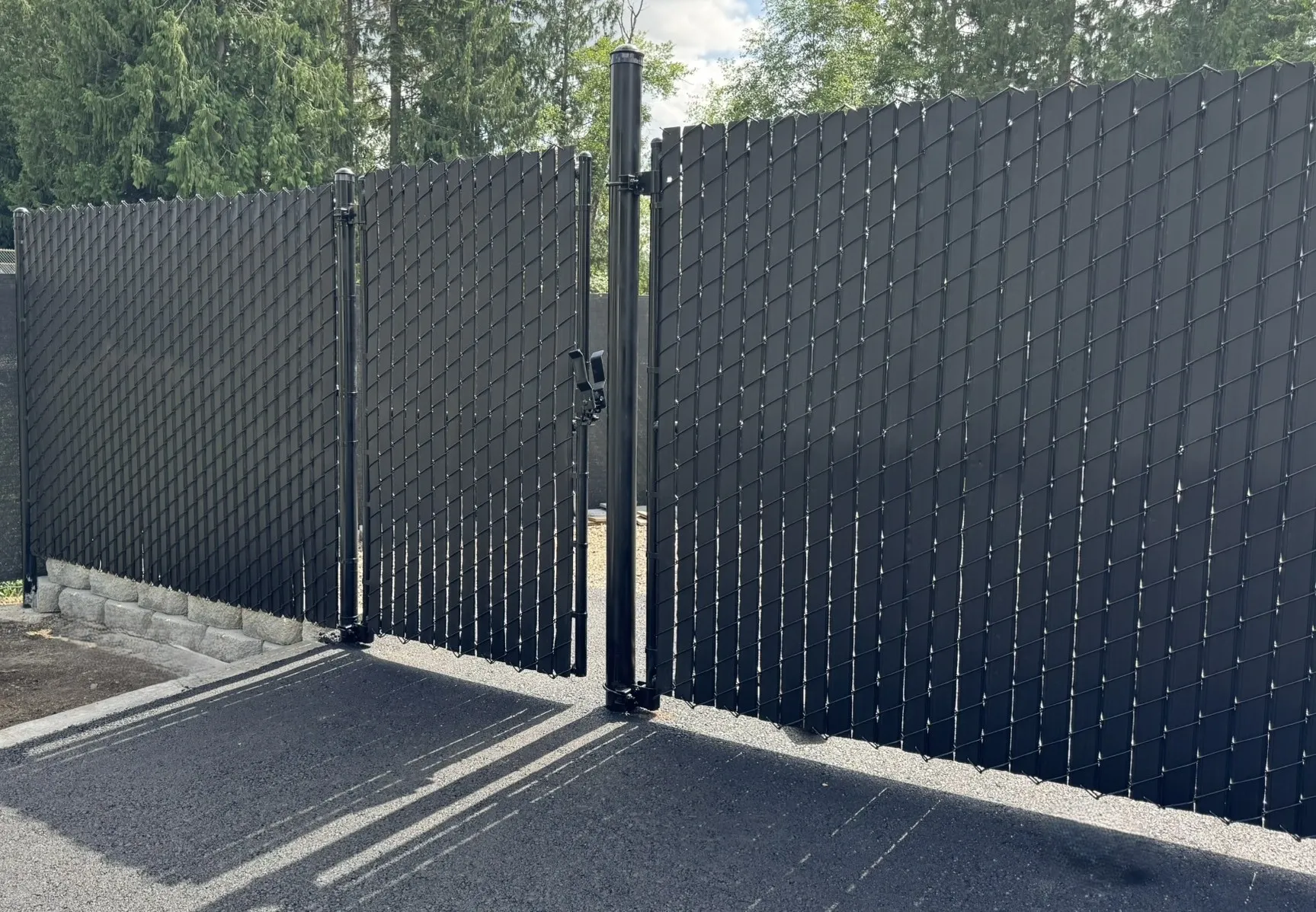 privacy chain link fence installed by top rail fence