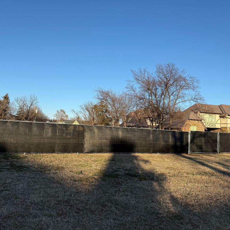  chain link fence installed by top rail fence