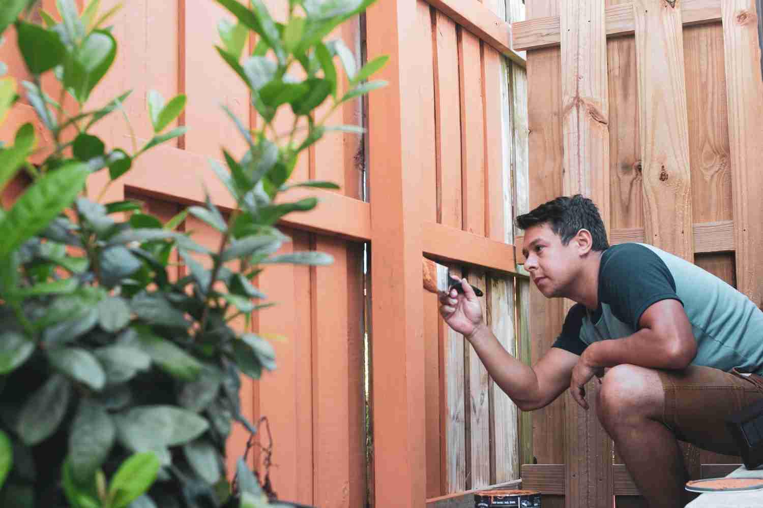 What Maintenance Does a Wood Fence Require Compared to Vinyl or Aluminum?