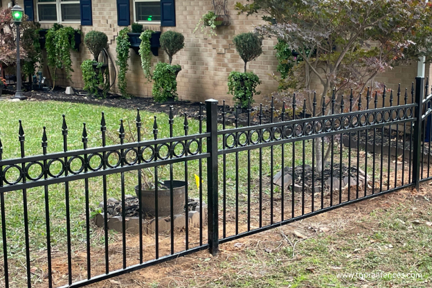 Front Yard Fence Ideas for North Dallas Homes: Picket, Metal & Low-Profile Styles