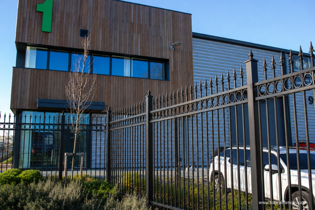 How proper perimeter fencing reduces liability for South Dallas businesses