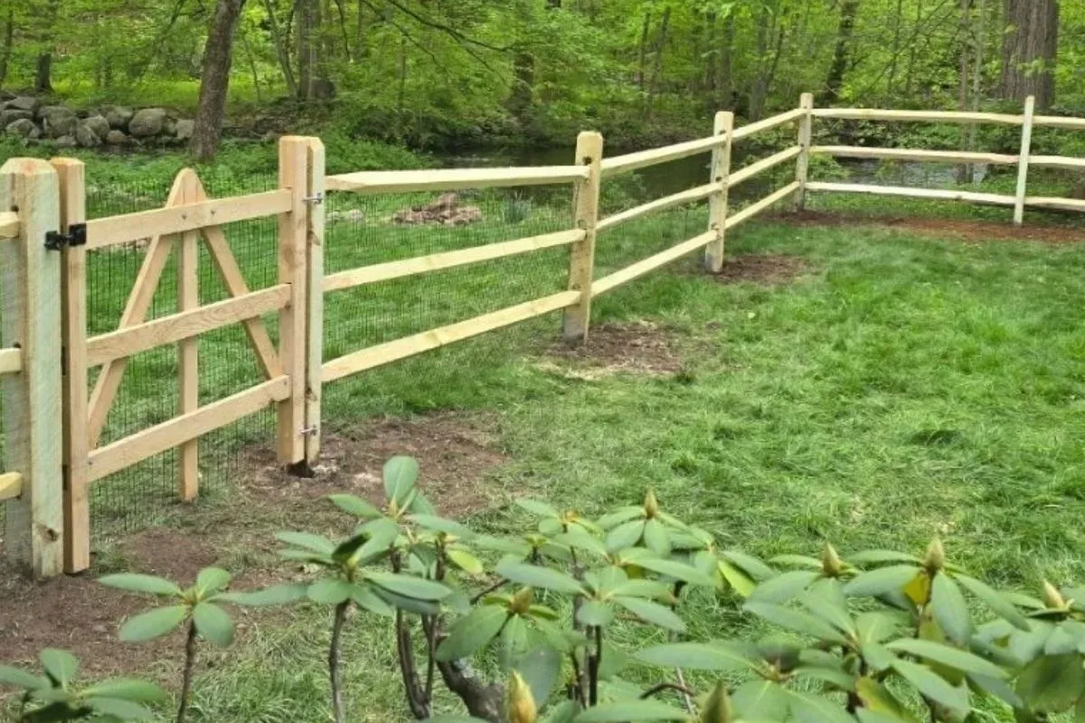 A Guide to Split Rail Fences: History, Uses & Benefits