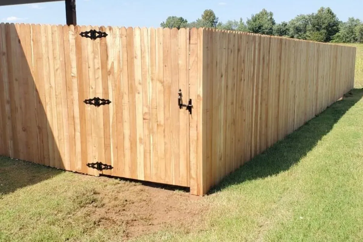 What is a Stockade Fence and Is it Right For You?