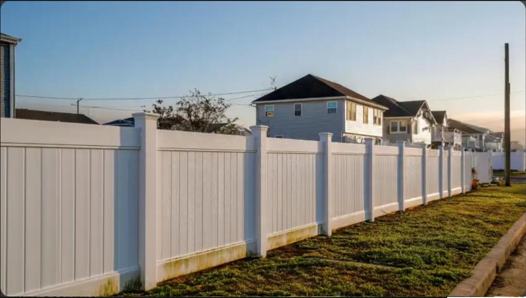 How coastal humidity influences vinyl fence appearance across South Jersey neighborhoods