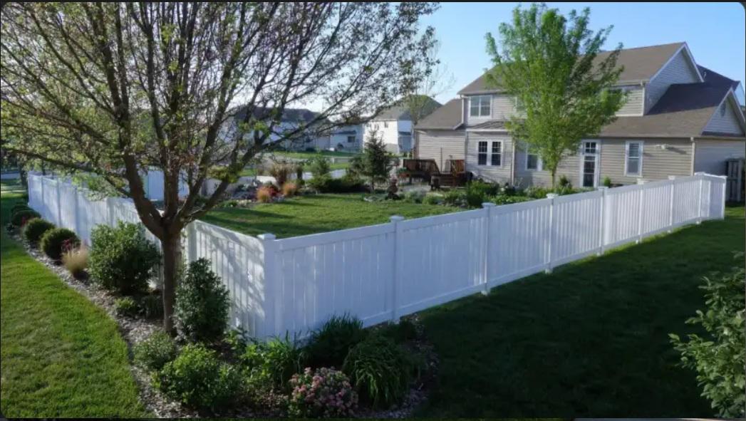 Vinyl fence layout shifts that redefine backyard zones across West St Louis properties