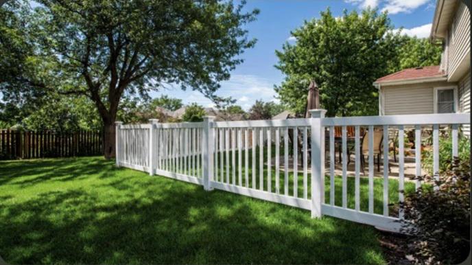 Vinyl fencing that keeps Des Moines backyards feeling open while defining every outdoor space