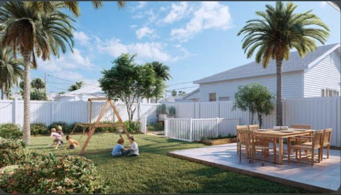 Creating outdoor activity zones with vinyl fencing for busy Florida Panhandle families