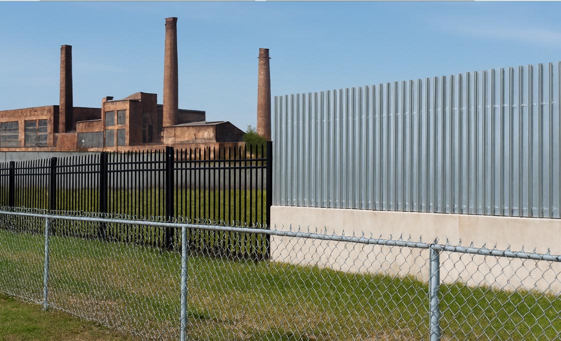 How Northern Detroit’s Industrial Footprints Shape Commercial Fence Planning