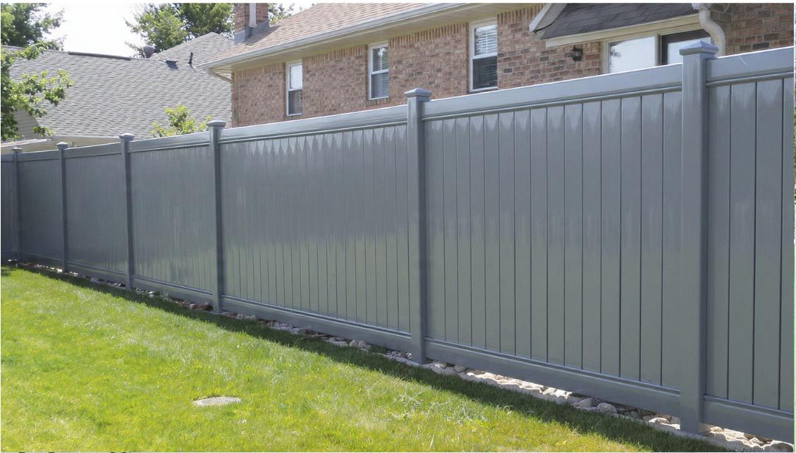 Shade or Sun? How Vinyl Fencing Holds Up in Bridgewater’s Backyard Microclimates