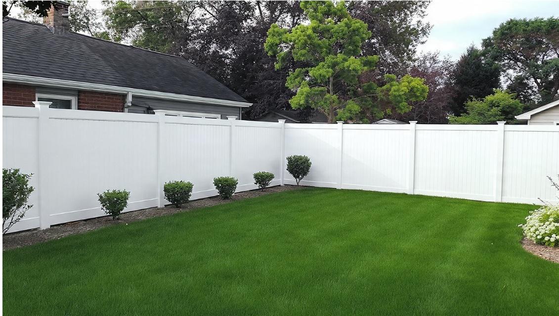 Backyard Privacy Without the Weekend Maintenance: Why Vinyl Fencing Fits the Pace of Louisville Living
