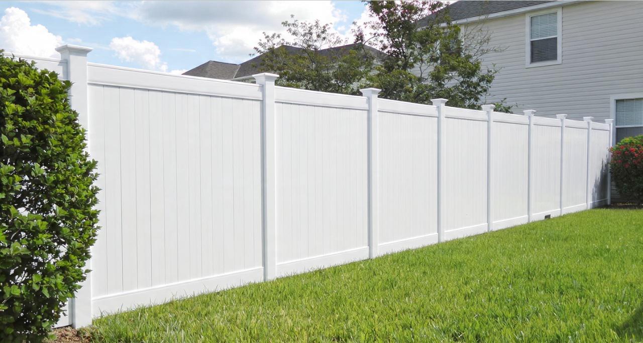 What daily life feels like after switching to vinyl fencing in Volusia County from traditional materials