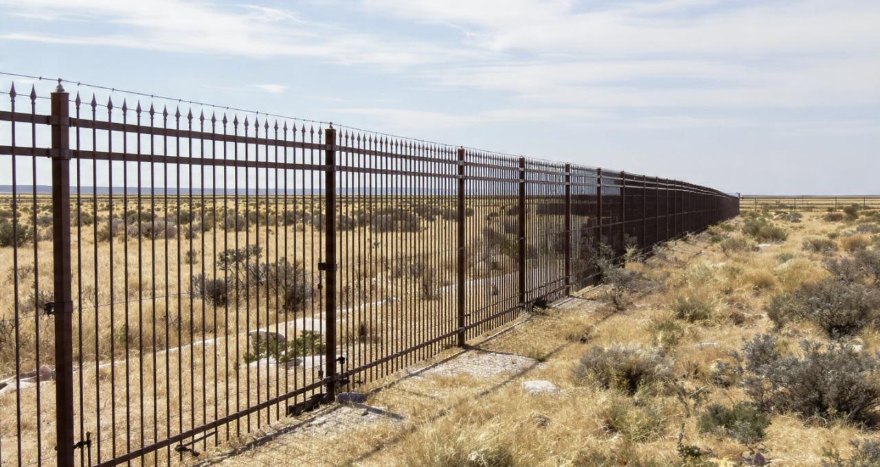 How metal fencing adapts to wind exposure and wide-open landscapes in the Texas Panhandle