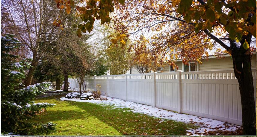 How vinyl fencing in Ann Arbor stabilizes property aesthetics through seasonal visual changes