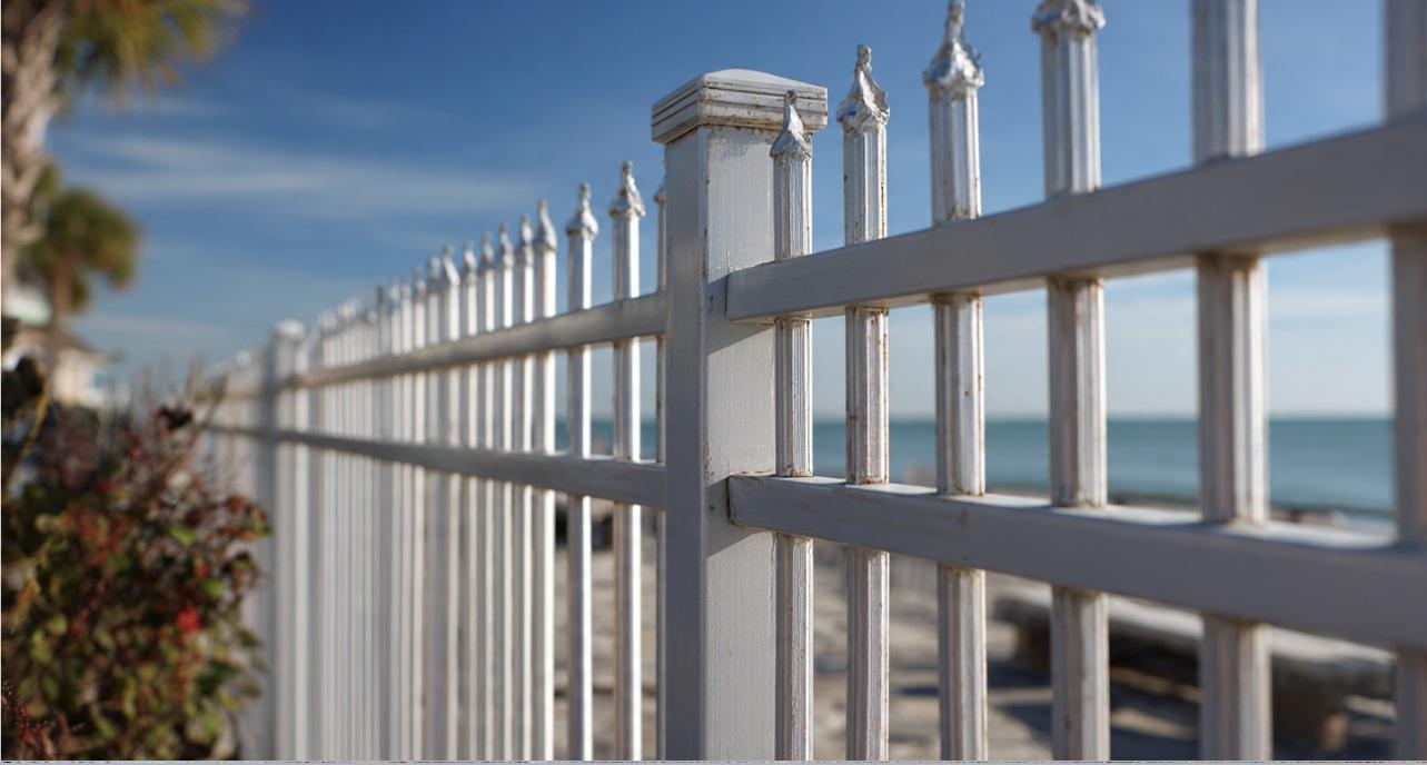 How metal fencing in Clearwater responds to salt exposure while maintaining structural precision