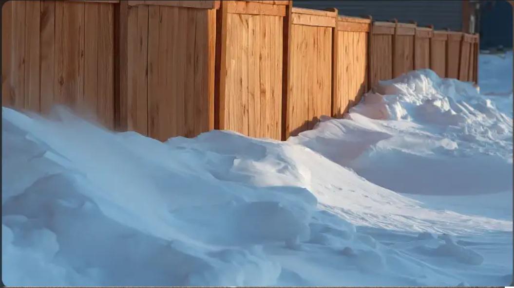 Snow drift patterns and their hidden impact on wooden fencing in Des Moines