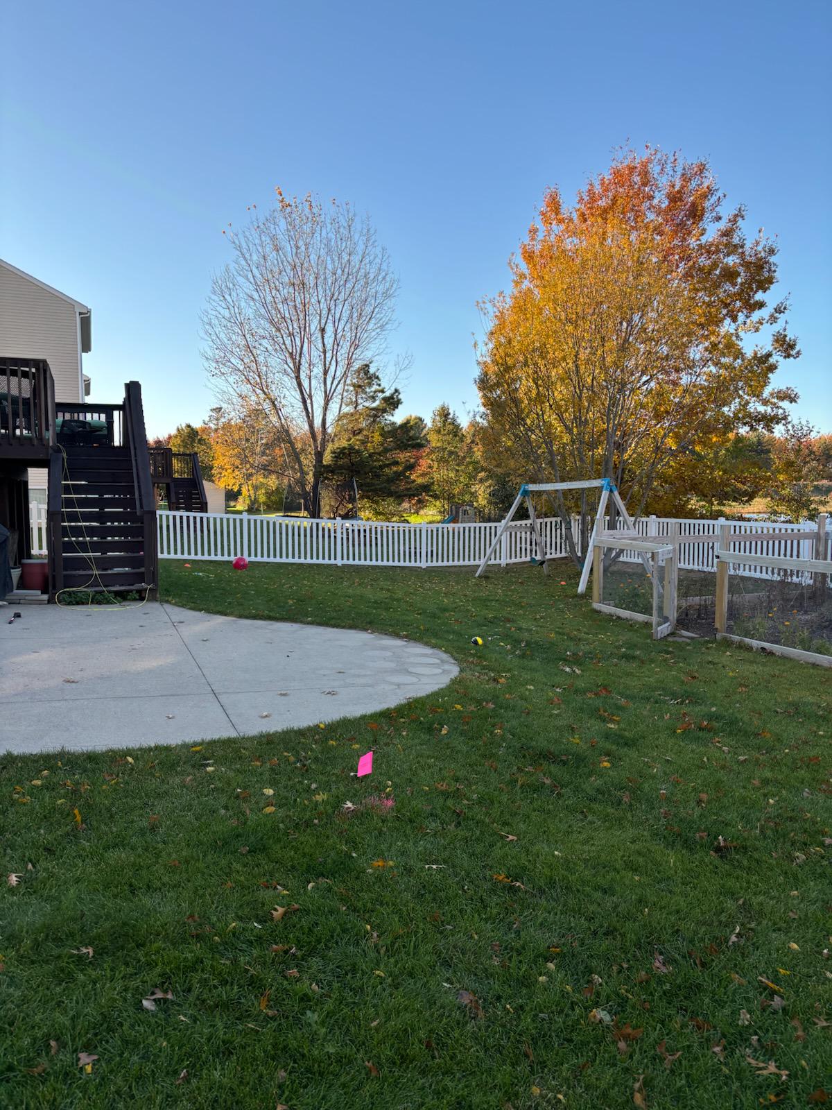 vinyl closed picket fence installed by top rail fence