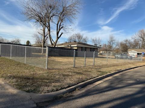 galvanized chain link installed by top rail fence