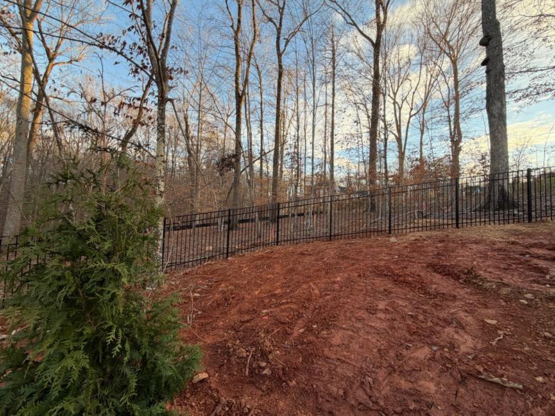Aluminum Horizontal fence installed by top rail fence