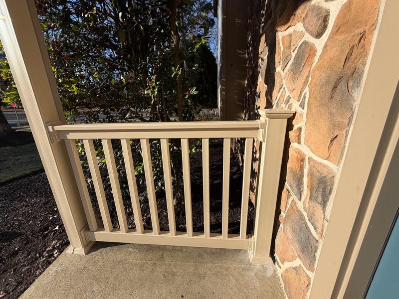 vinyl railing installed by top rail fence
