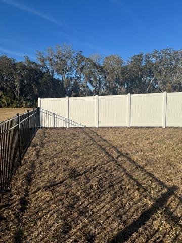  privacy vinyl fence installed by top rail fence
