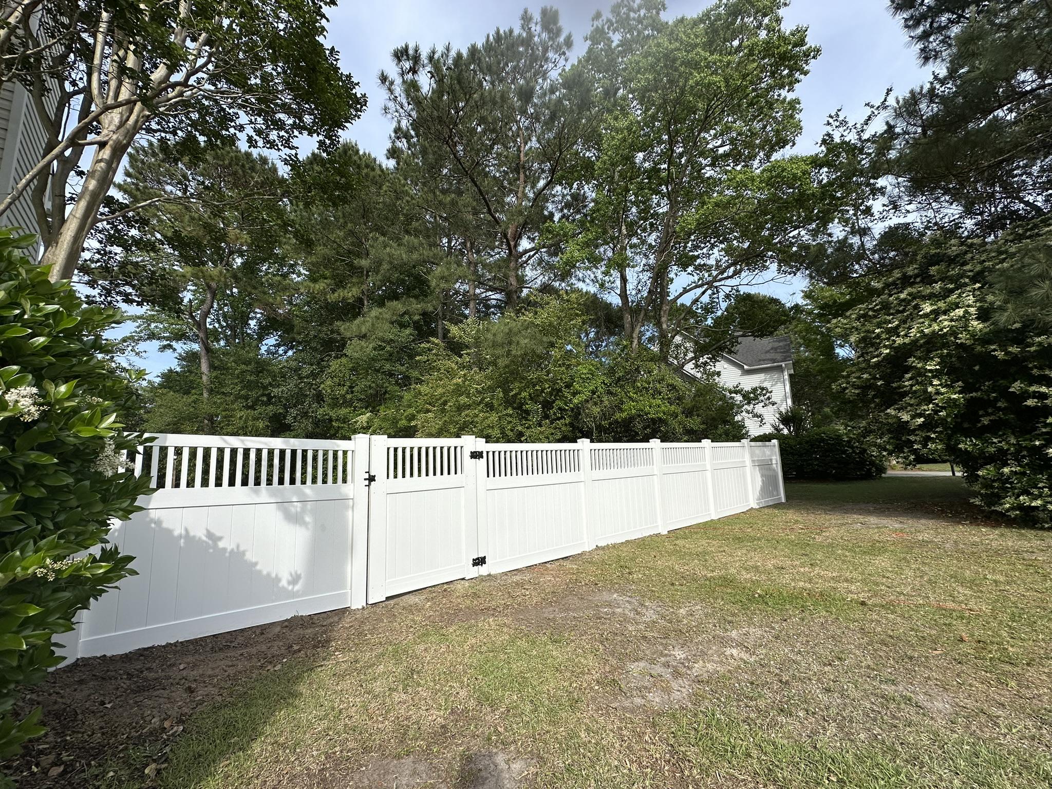 vinyl lattice top fence installed by top rail fence