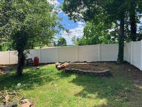 Lattice Top Vinyl Privacy Fence Installation