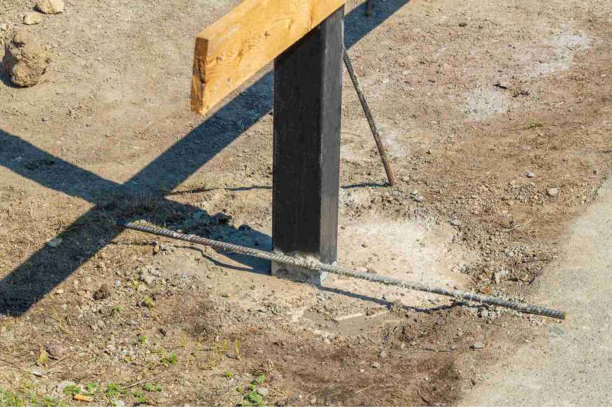 dry-setting-fence-post