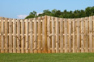 Arched shadowbox fence 