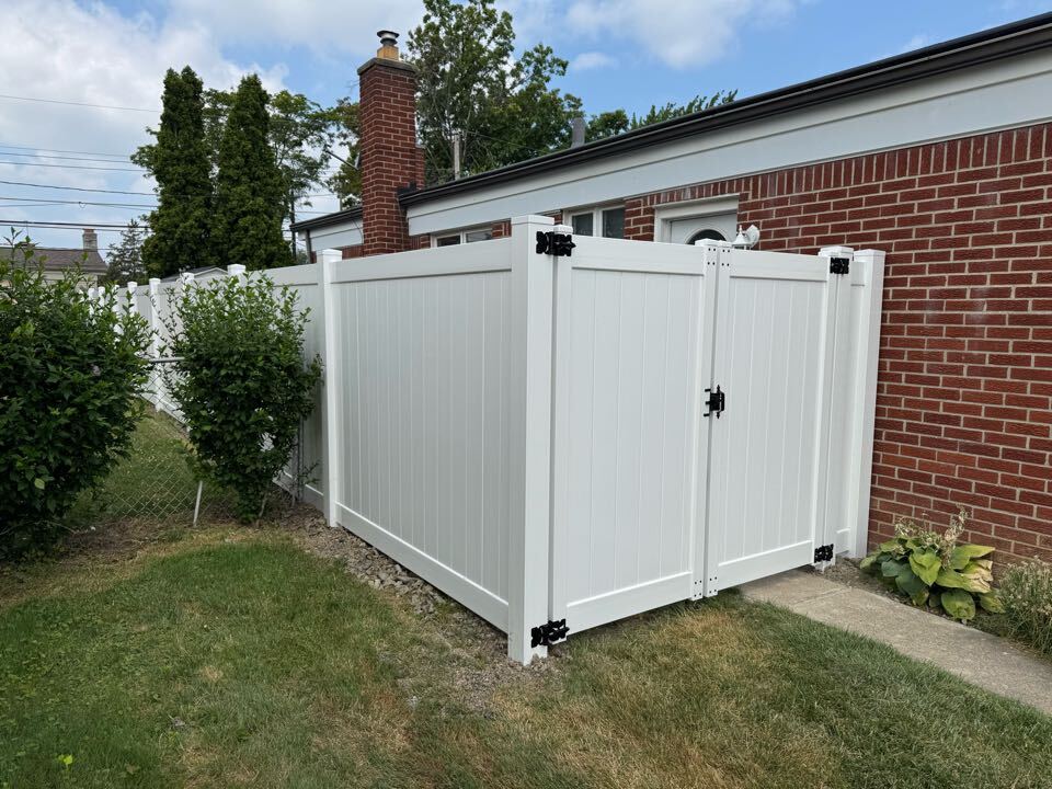 Sterling Heights, MI - We completed a job for 200 feet of white vinyl fence in order to add a beautiful and secure perimeter for the homeowner. Sterling Heights, MI - We completed a job for 200 feet of white vinyl fence in order to add a beautiful and secure perimeter for the homeowner.