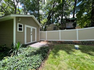 Vinyl fence installation in Charlotte, NC