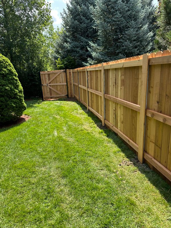 backyard wood fence Bolingbrook, IL