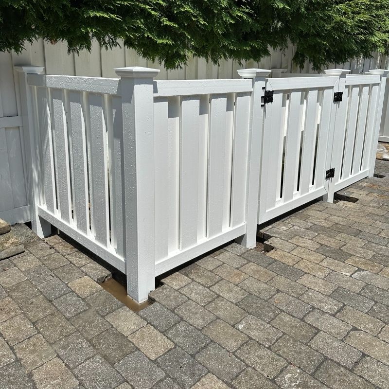 shadowbox vinyl fence installed by top rail fence