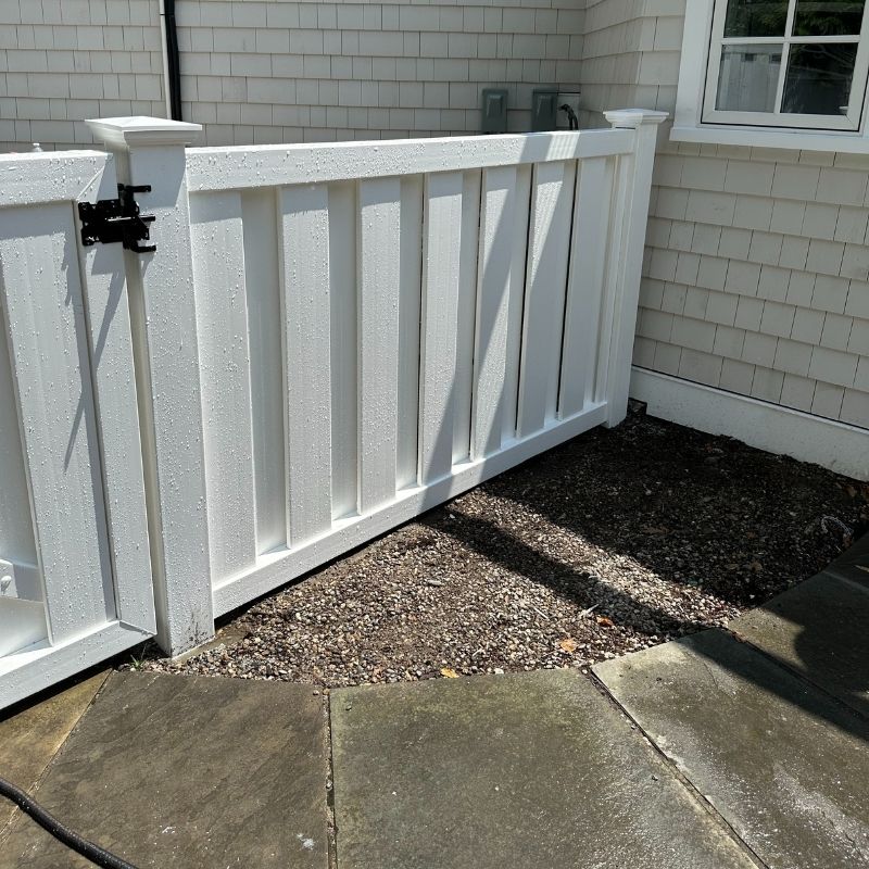 shadowbox vinyl fence installed by top rail fence